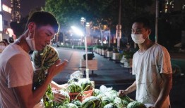 夜上海吃瓜,吃瓜群众的欢乐盛宴