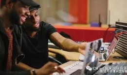 英国留学吃瓜最新,揭秘留学生活中的“吃瓜”趣事