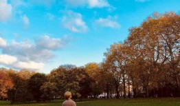 英国留学吃瓜最新,揭秘留学生活中的“吃瓜”趣事