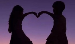 情侣背影吃瓜视频,情侣吃瓜视频引发网友热议