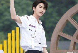 安崎吃瓜奔跑吧,揭秘明星幕后趣事