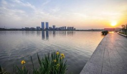 成都兴隆湖吃瓜,夏日消暑吃瓜胜地，悠闲生活新体验