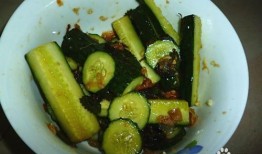 吃凉拌瓜,凉拌瓜的美味诱惑