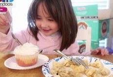 超萌妹妹吃瓜,萌态百出，萌翻你的心