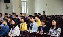 法院旁听吃瓜