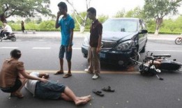 遇到车祸现场吃瓜,车祸现场“吃瓜”众生相