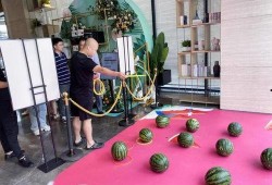 银行吃瓜节,吃瓜节里的金融趣味与智慧碰撞