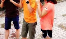 朋友吃瓜比赛,朋友吃瓜大赛欢乐上演