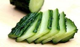 侄媳在家吃瓜,侄媳家的温馨食趣