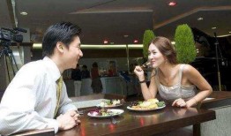 吃朋友相亲的瓜,朋友相亲背后的甜蜜与曲折