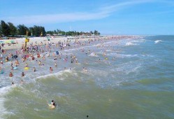 北海银滩吃瓜事件,一场引发热议的公共道德风波