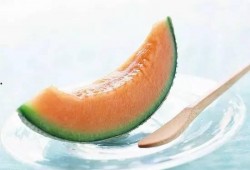 晚上吃西瓜又吃哈密瓜,西瓜与哈密瓜的完美邂逅