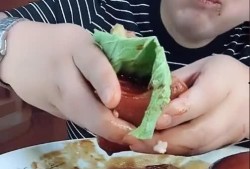 吃瓜怪哥肉肉